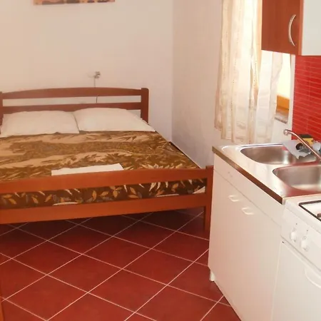 And Nediljko Appartement *