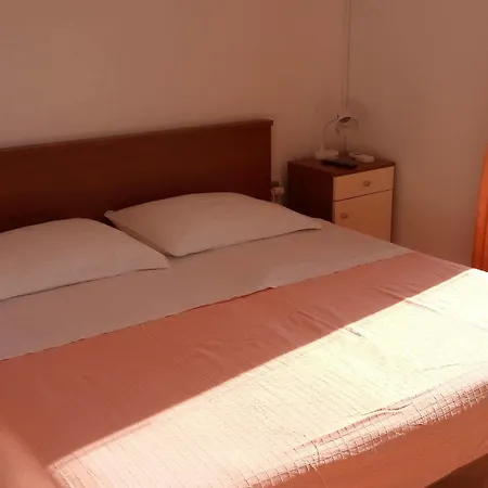 And Nediljko Appartement *
