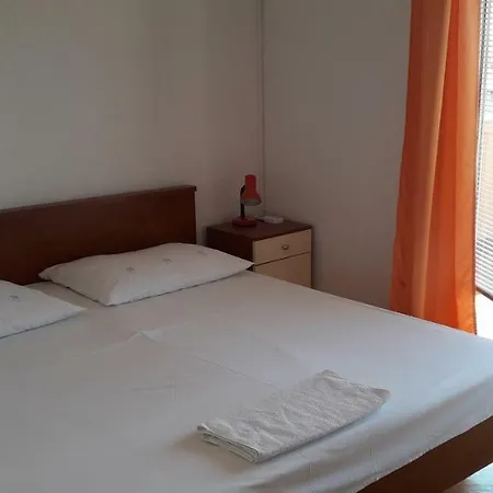 And Nediljko Appartement