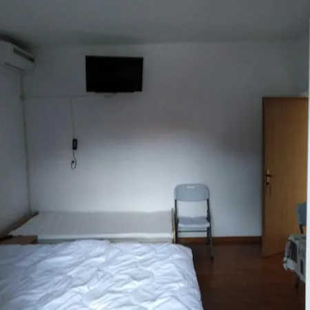 And Nediljko Apartment Bibinje