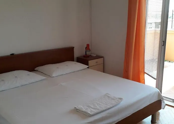 And Nediljko Apartment