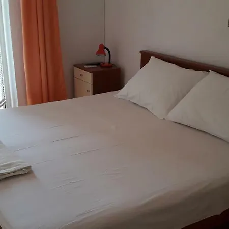 And Nediljko Lejlighed *