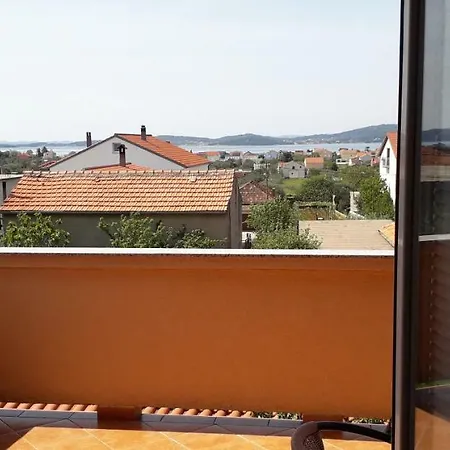 And Nediljko Lejlighed